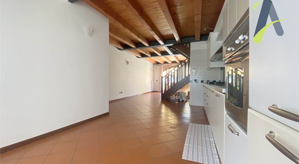cucina e soggiorno 